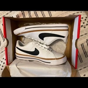 Nike Court Legacy